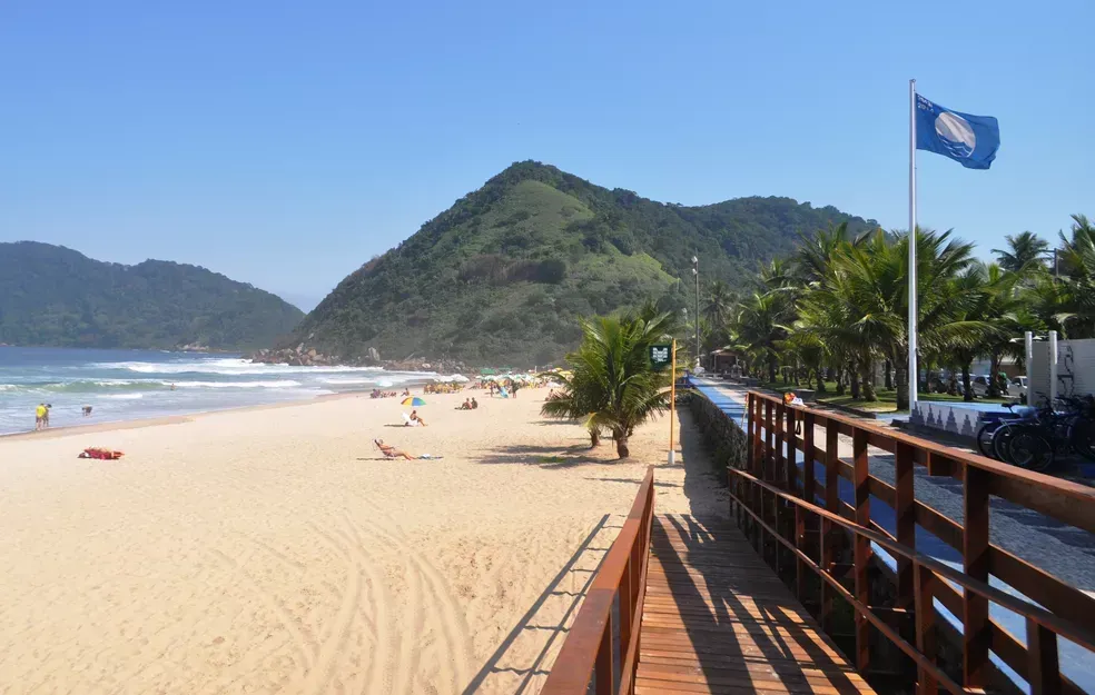 Praia do Tombo no Guarujá Bandeira Azul